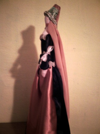 Bábika Matilda pohľad z boku